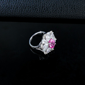 แหวนเงินแท้ 925 ประดับพลอยแซฟไฟร์พัพพารัดชาทรงรี ดีไซน์ลายดอกไม้ - Product Image 3