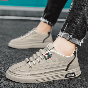 2025 derniers hommes à la mode respirant PU plat baskets sport chaussures décontractées en noir pour l'hiver prix usine Plus semelle intérieure en PU