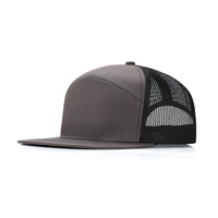 Écusson en cuir personnalisé 7 panneaux Casquette de camionneur Casquette snapback non structurée avec maille Outdoor Richardson Snapback Cap Original
