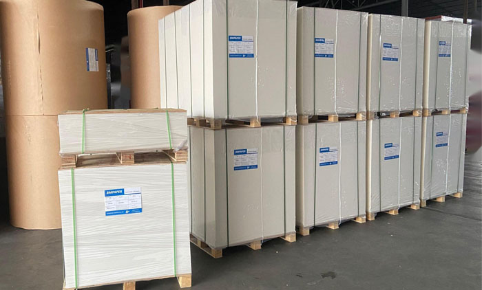 157gsm White Art Paper Roll C2S Cardboard 1362mm Width, 45 - 50kg Roll Weight