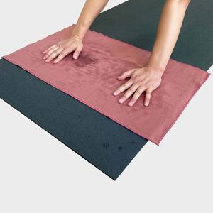 ผ้าเช็ดหน้าสำหรับเล่นกีฬา ราคาโรงงาน คุณภาพดี ขนาด 26.5 x 16 นิ้ว รับสั่งทำ สีเทอร์ควอยซ์/เทล ผ้าเช็ดมือโยคะแบบหนังกลับ <span class=keywords><strong>Manduka</strong></span>  พร้อมสกรีนโลโก้ - Product Image 2