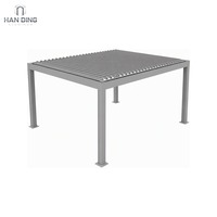 Maisons contemporaines, gazebo en aluminium, pergola motorisée à lames orientables, toit bioclimatique, jardin extérieur, imperméable