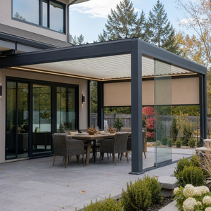 Pergola moderne en aluminium RKOVE, revêtement noir en poudre, rectangulaire, pour patio extérieur, avec toit rétractable et panneaux en verre - Product Image 1