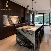 Meubles de cuisine en bois de cerisier massif couleur naturelle pour projet de construction sur mesure de toute la maison