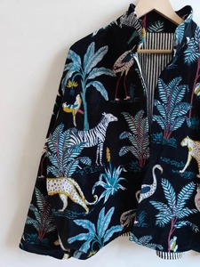 Veste en velours imprimé jungle noir de qualité supérieure Manteau matelassé en velours bohème pour un usage quotidien disponible à bon prix - Product Image 6