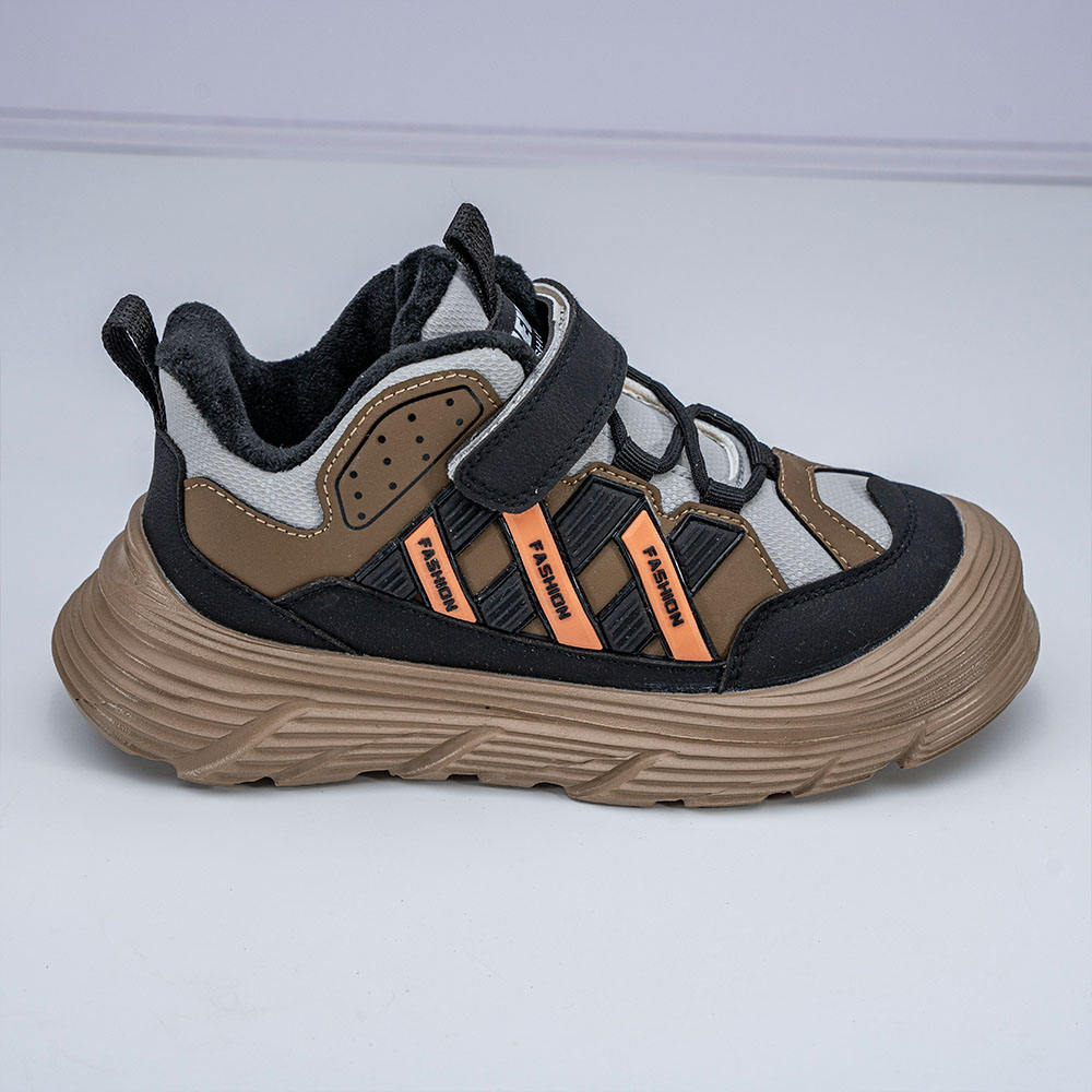 สีน้ำตาล