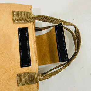 Sac à déjeuner isotherme pliable en Tyvek, durable, lavable, avec impression de logo personnalisé, couleur marron, pour l'école, le bureau, ou comme sac isotherme. - Product Image 6