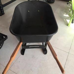 कारखाने में 100 लीटर क्षमता 200 किलोग्राम भार प्लास्टिक ट्रे wb78001 व्हीलबाररो के निर्माण और उद्यान के लिए न्यूमेटिक पहियों के साथ - Product Image 5