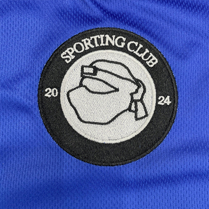 เสื้อฟุตบอลโพลีเอสเตอร์ 100% แบบยูนิเซ็กซ์ พิมพ์ลายแบบซับลิเมชั่น ปรับแต่งได้ ระบายอากาศดี แขนสั้น ผ้าตาข่าย - Product Image 5