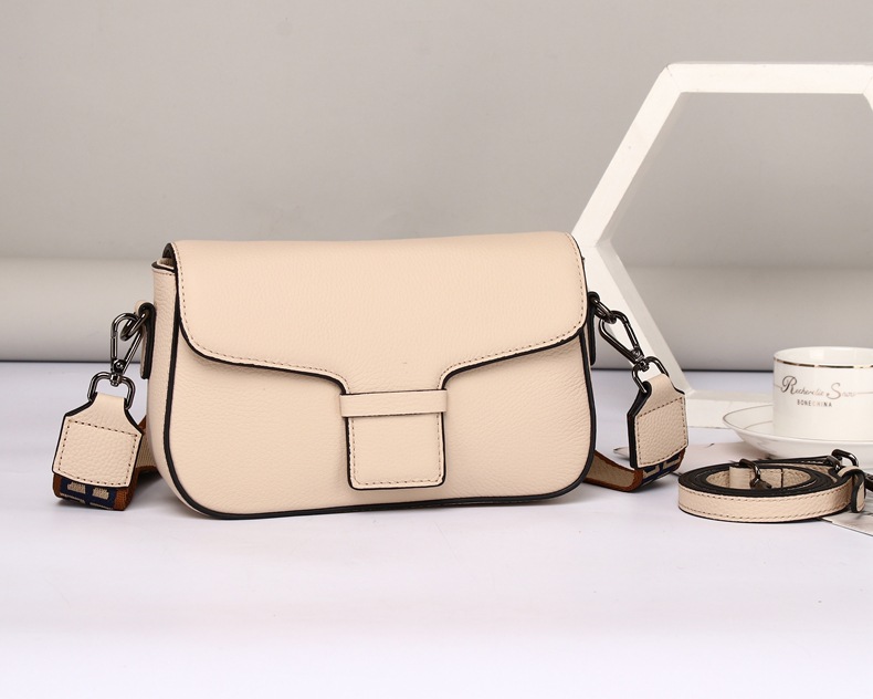 Wholesale rts genuine cowhide leather small handbag for women 2023 new sling shoulder crossbody purse fashion ladies' bag