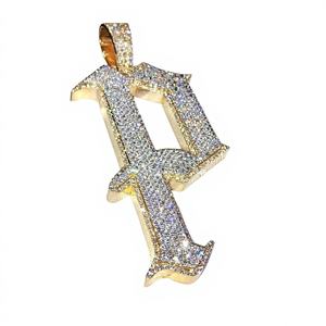 Colgante de Letra Inicial Personalizado de Lujo en Plata de Ley 925 Chapada en Oro con Moissanita que Pasa la Prueba del Diamante, Certificado GCI e IDGL - Product Image 1