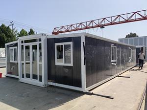 ห้องหรูหราพร้อมพูลเฮ้าส์ภาชนะ40FT พับได้พร้อมประตูกระจกและดาดฟ้าไม้