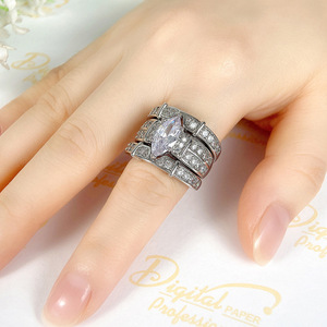 Set di Tre Anelli di Lusso con Zirconi a Marquise per Donne, Gioielli Eleganti e Scintillanti alla Moda - Product Image 2