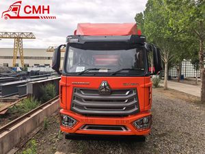 Camion de bonne qualité et à bas prix HOWO NX 4x2 <span class=keywords><strong>Palm</strong></span> <span class=keywords><strong>Fruit</strong></span> Transport Commercial Heavy Duty Cage Cargo en stock - Product Image 3