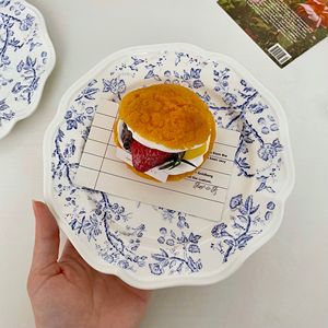 Assiette en céramique écologique bleue gaufrée style français vintage, motif dentelle coloré, pour restaurant, cuisine, dessert, petit-déjeuner, événement, photographie - Product Image 6