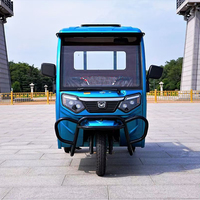 Triciclo Eléctrico de Pasajeros de 3 Ruedas con Cabina Cerrada y Cabina de Conducción
