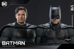 Figura de Acción de Batman de la Liga de la Justicia ZT DC 2026, Armadura Ligera de Lujo, Escala 1/9, 19 cm/7.5 pulgadas, con Muchos <span class=keywords><strong>Accesorios</strong></span> - Product Image 5