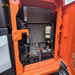 Las orugas están en buenas condiciones durante la compra por tiempo limitado de la excavadora de orugas usada Hitachi ZX135US - Product Image 5