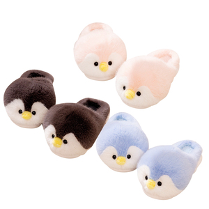 Pantofole Personalizzate a Forma di Animali Marini, Morbide e Peluche con Logo di Pinguino - Product Image 2