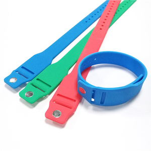 Bracelet en silicone Rfid passif réglable personnalisé Bracelet en caoutchouc Nfc avec insertion de poche Mini carte Rfid pour le paiement - Product Image 3