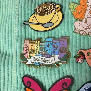 Hard Enamel Badge Book Collector Bookish Lapel Pins Custom Metal New Fashion Cute Personalized Zinc Alloy Free Factory Direct