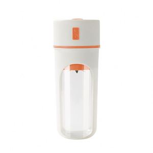Venta al por mayor: Nuevo mini exprimidor eléctrico portátil con carga inalámbrica USB, ideal para promoción transfronteriza. - Product Image 4