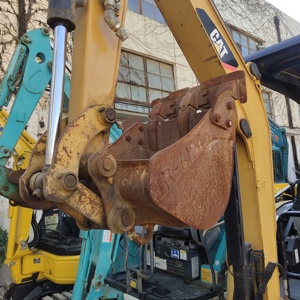 รถขุดตีนตะขาบไฮดรอลิกขนาดเล็กมือสอง Caterpillar CAT 302 303.5 304 ขนาด 2-4 ตัน เครื่องจักรก่อสร้างจากจีน - Product Image 2