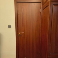 Foshan Fabrikant Directe Verkoop Moderne Afgewerkte Massief Houten Binnendeur met Bakvernis, Maatwerk voor Appartementen en Villa's