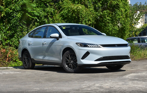 Auf Lager: Chinesischer Kompakt-Elektro-Pkw BYD Qin Plus EV 510km Leading Version – Reiner Elektro-Sedan für Großhandel, intelligentes City- und Familienfahrzeug - Product Image 3