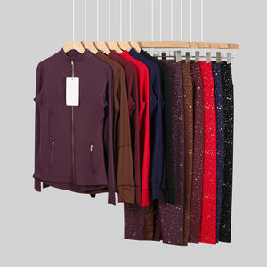 Спортивный костюм TZ6198 Custom 2026 для женщин: комплект из 2 предметов с длинными рукавами – куртка и леггинсы для фитнеса и йоги - Product Image 1