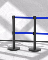 Système de gestion des files d'attente avec poteau en acier inoxydable et barrière rétractable, protection IP67, résistance aux chocs M40 pour supermarché