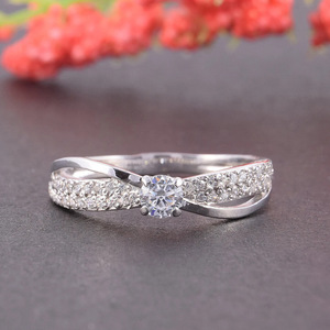 Anillo de Diamantes Plateado Q549 para Mujer, Anillo de Compromiso con Diamante Natural de Corte Brillante Redondo, Color G, Piedras Laterales, Diseño Elegante - Product Image 1