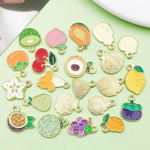 30 Colgantes de Frutas de Aleación Coloridos, Manzana, Sandía, Cereza, para Accesorios de Joyería DIY - Product Image 4