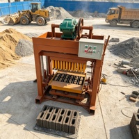 Machine efficace de fabrication de blocs creux en béton avec moulage de haute précision pour les chantiers de construction et les entreprises de production de blocs