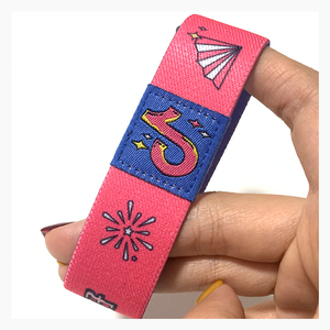 Chine Fabricants <span class=keywords><strong>Pas</strong></span> <span class=keywords><strong>Cher</strong></span> Tissé Nfc Bracelet Tissu Bracelet Conception Personnalisée Polyester Extensible Concert Élastique Poignet Bandes - Product Image 1