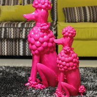 Sculpture animale de décoration personnalisée de haute qualité en résine de fibre de verre rose grandeur nature caniche Pudel Statue à vendre
