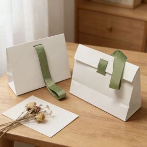 Bolsas de Papel Personalizadas con Logotipo, de Lujo, Modernas, con Corte Especial, Únicas, para Ropa, Perfumes, Accesorios y Regalos - Product Image 3