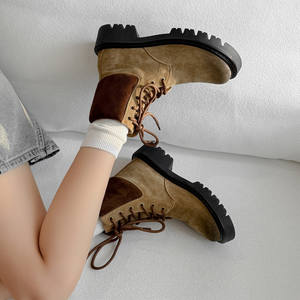 Chaussures élégantes à bout carré, simples, antidérapantes, imperméables, de couleur unie, rétro, décontractées, à talon moyen épais, à la mode, fabriquées à la main - Product Image 3