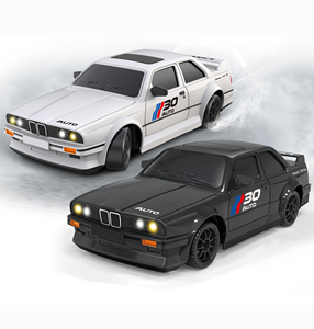 Voiture de course miniature télécommandée Dwi Dowellin RC, modèle de drift à l'échelle 1:24, radiocommandée 2,4G 4 canaux, portée de 30 m, 20 km/h, télécommande - Product Image 1