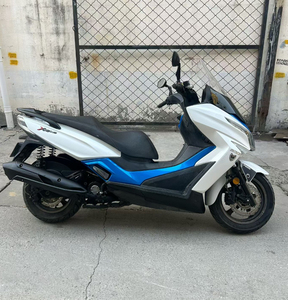 Utilizado para el <span class=keywords><strong>Rally</strong></span> Brestone. 150cc. Scooter Deportivo de Segunda Mano de Alta Calidad - Product Image 3