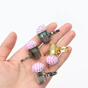 Accessoires de couture et de broderie style rétro, cousus main, pour point de croix : Aiguille à broder, Poussoir d'aiguille, Aiguille à doigt pour broderie - Product Image 2