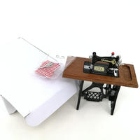 EN STOCK 1:12 maison de poupée accessoires métal main machine à coudre mini miniature enfants machine à coudre jouet