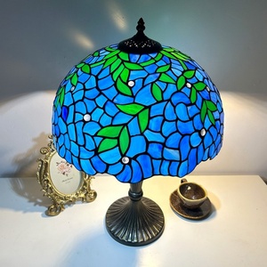 Lámpara de Mesa LED Flexible LongHuiJing de 16 Pulgadas con Pantalla de Vidrio Tintado Azul Púrpura Wisteria, E26, Estilo Rústico Retro - Product Image 4