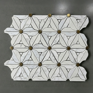Mosaïque murale et de sol en marbre vert foncé luxueux sur mesure, en forme de fleur, avec incrustation en laiton brossé pour salle de bain et cuisine - Product Image 6