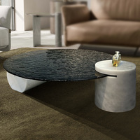 Table basse extensible de luxe moderne italienne, design vague d'eau, finition marbre minimaliste, verre sur mesure pour petite maison