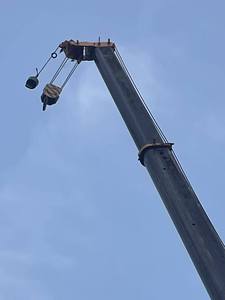 2012รถเครนตีนตะขาบ QY100K-1 51เมตรรถบูมหลัก18เมตรรถบูมเสริม22.2ton กระปุกเกียร์แบบเคลื่อนที่ได้ - Product Image 5