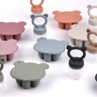 Nouvel ensemble d'alimentation YLA-2024 : Plateau de congélation pour lait maternel, moule à glaçons en silicone pour aliments pour bébés et fruits, et sucette de dentition