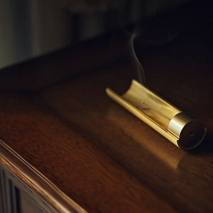 Porte-encens en laiton Becora, porte-encens doré avec récupérateur de cendres pour une utilisation en intérieur et en extérieur, salle de méditation, <span class=keywords><strong>yoga</strong></span> - Product Image 3