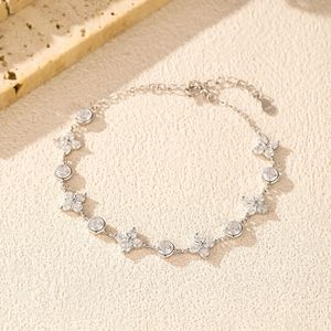Pulsera de Plata S925 con Diamantes, Corte Brillante Redondo, Diseño Floral, Engaste de Garra, Cadena Clásica, Joyería para Uso Diario de Mujer - Product Image 4
