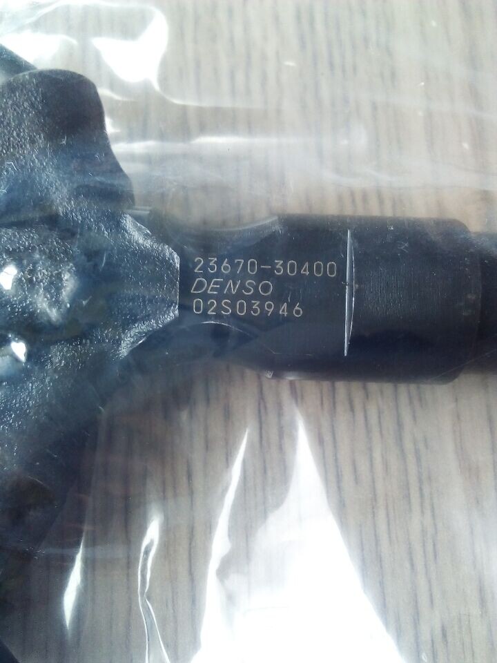 23670-30400 common rail injector 295050-0200 injector for toyota 2KD-FTV 1KD-FTV, D-4D injector nozzle 295050-0200 23670-30400